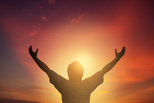 აღვაპყრობ ხელებს უფლისადმი