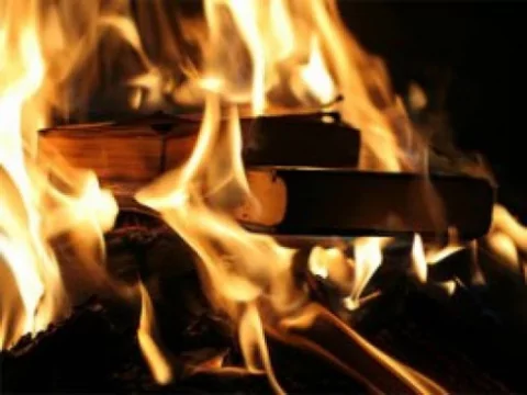 აუტოდაფე, განადგურება რწმენის ხელის შემშლელი კერპების