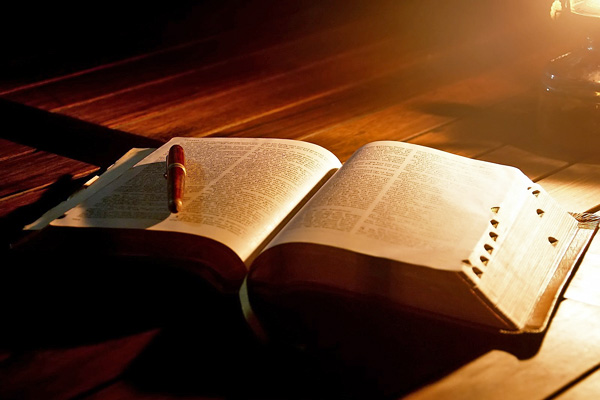 მცნებები - ავტორიტეტული პირის შეუქცევადი ბრძანებანი