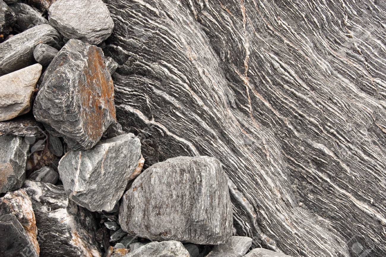 რწმენის სახლი ავიშენოთ ცოცხალმა ქვებმა ცოცხალ კლდეზე