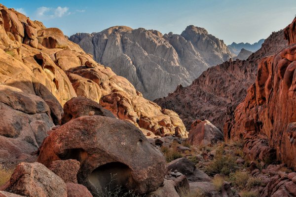 სინაის მთა და უდაბნო (იგივე ხორები)