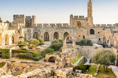 ციხე-სიმაგრე - გამაგრებული ადგილი თავდაცვის სისტემემებით